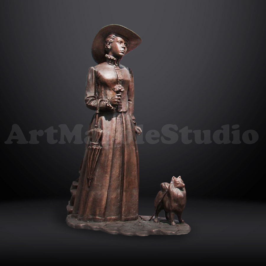Скульптура Дама с собачкой